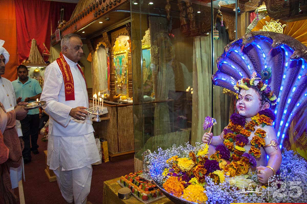 ©1987-2017 SKS Swaminarayan Temple East London